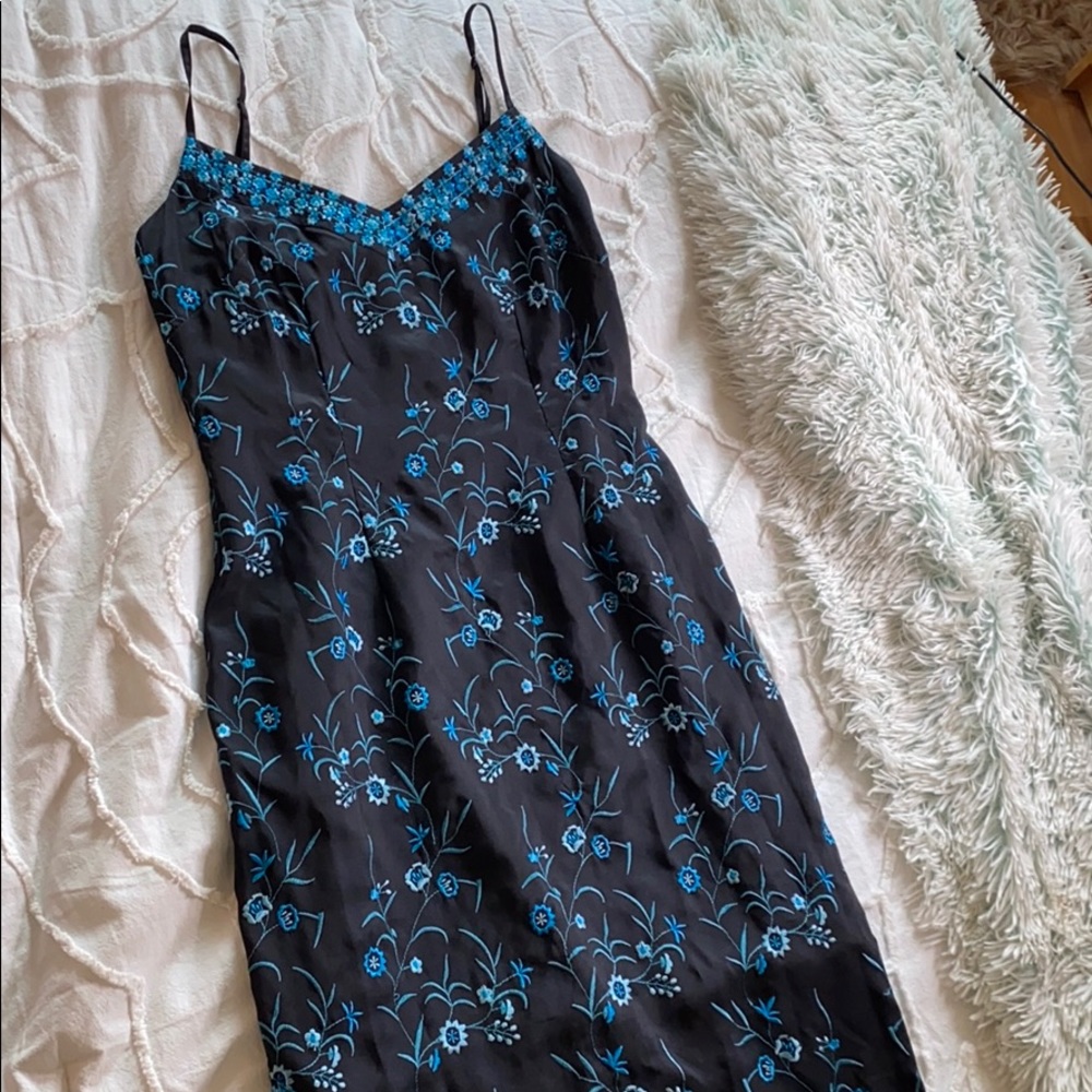 🦚 Midi Dress with Blue Embroidery  🦚